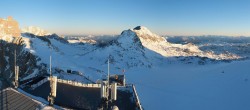 Archived image Panoramic webcam view at the Dachstein Glacier 07:00