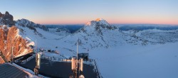 Archived image Panoramic webcam view at the Dachstein Glacier 15:00