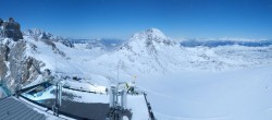 Archived image Panoramic webcam view at the Dachstein Glacier 03:00