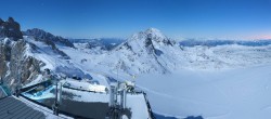 Archiv Foto Webcam Dachstein Gletscher: Panoramablick von der Bergstation 05:00