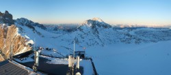 Archived image Panoramic webcam view at the Dachstein Glacier 10:00