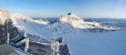 Archived image Panoramic webcam view at the Dachstein Glacier 07:00