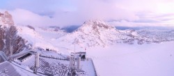 Archiv Foto Webcam Dachstein Gletscher: Panoramablick von der Bergstation 06:00