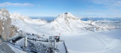 Archiv Foto Webcam Dachstein Gletscher: Panoramablick von der Bergstation 09:00