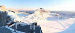Archiv Foto Webcam Dachstein Gletscher: Panoramablick von der Bergstation 01:00