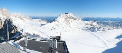 Archiv Foto Webcam Dachstein Gletscher: Panoramablick von der Bergstation 03:00
