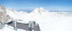 Archived image Panoramic webcam view at the Dachstein Glacier 11:00