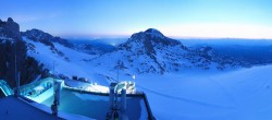 Archiv Foto Webcam Dachstein Gletscher: Panoramablick von der Bergstation 03:00