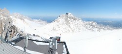 Archived image Panoramic webcam view at the Dachstein Glacier 09:00