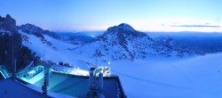 Archiv Foto Webcam Dachstein Gletscher: Panoramablick von der Bergstation 03:00