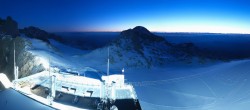 Archived image Panoramic webcam view at the Dachstein Glacier 03:00