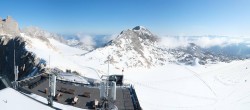 Archived image Panoramic webcam view at the Dachstein Glacier 07:00