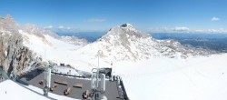 Archived image Panoramic webcam view at the Dachstein Glacier 09:00