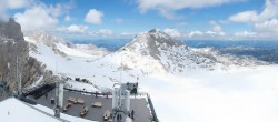 Archiv Foto Webcam Dachstein Gletscher: Panoramablick von der Bergstation 11:00