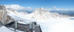Archiv Foto Webcam Dachstein Gletscher: Panoramablick von der Bergstation 11:00