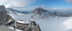 Archiv Foto Webcam Dachstein Gletscher: Panoramablick von der Bergstation 17:00