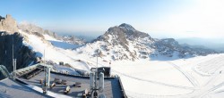 Archiv Foto Webcam Dachstein Gletscher: Panoramablick von der Bergstation 05:00