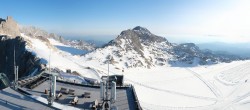 Archiv Foto Webcam Dachstein Gletscher: Panoramablick von der Bergstation 06:00