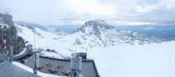 Archiv Foto Webcam Dachstein Gletscher: Panoramablick von der Bergstation 05:00