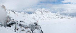 Archived image Panoramic webcam view at the Dachstein Glacier 09:00