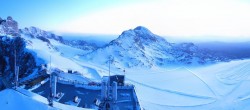 Archiv Foto Webcam Dachstein Gletscher: Panoramablick von der Bergstation 03:00