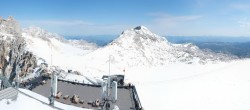 Archiv Foto Webcam Dachstein Gletscher: Panoramablick von der Bergstation 09:00