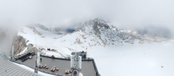 Archiv Foto Webcam Dachstein Gletscher: Panoramablick von der Bergstation 13:00