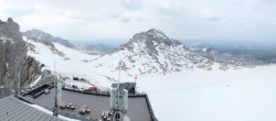 Archiv Foto Webcam Dachstein Gletscher: Panoramablick von der Bergstation 17:00