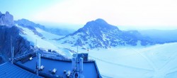 Archiv Foto Webcam Dachstein Gletscher: Panoramablick von der Bergstation 03:00