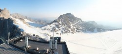 Archiv Foto Webcam Dachstein Gletscher: Panoramablick von der Bergstation 05:00
