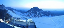 Archiv Foto Webcam Dachstein Gletscher: Panoramablick von der Bergstation 03:00