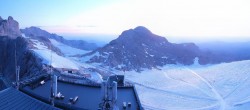 Archiv Foto Webcam Dachstein Gletscher: Panoramablick von der Bergstation 03:00