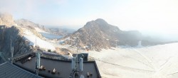Archiv Foto Webcam Dachstein Gletscher: Panoramablick von der Bergstation 05:00