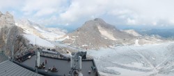 Archiv Foto Webcam Dachstein Gletscher: Panoramablick von der Bergstation 11:00