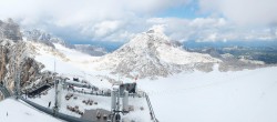 Archiv Foto Webcam Dachstein Gletscher: Panoramablick von der Bergstation 13:00