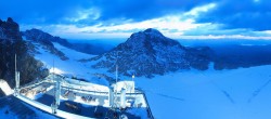 Archiv Foto Webcam Dachstein Gletscher: Panoramablick von der Bergstation 03:00