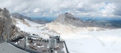 Archiv Foto Webcam Dachstein Gletscher: Panoramablick von der Bergstation 13:00