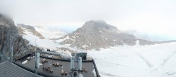 Archiv Foto Webcam Dachstein Gletscher: Panoramablick von der Bergstation 06:00