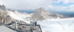 Archiv Foto Webcam Dachstein Gletscher: Panoramablick von der Bergstation 09:00