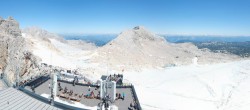 Archived image Panoramic webcam view at the Dachstein Glacier 11:00