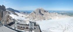 Archived image Panoramic webcam view at the Dachstein Glacier 15:00