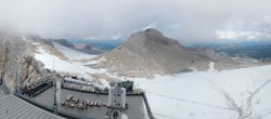 Archiv Foto Webcam Dachstein Gletscher: Panoramablick von der Bergstation 13:00