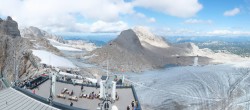 Archiv Foto Webcam Dachstein Gletscher: Panoramablick von der Bergstation 13:00