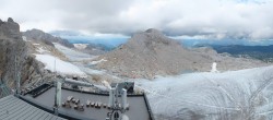 Archiv Foto Webcam Dachstein Gletscher: Panoramablick von der Bergstation 15:00