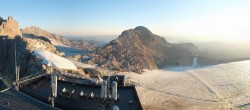 Archiv Foto Webcam Dachstein Gletscher: Panoramablick von der Bergstation 05:00