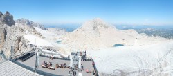 Archiv Foto Webcam Dachstein Gletscher: Panoramablick von der Bergstation 13:00