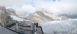 Archived image Panoramic webcam view at the Dachstein Glacier 13:00