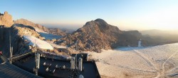 Archiv Foto Webcam Dachstein Gletscher: Panoramablick von der Bergstation 05:00