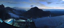 Archiv Foto Webcam Dachstein Gletscher: Panoramablick von der Bergstation 03:00