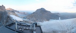 Archiv Foto Webcam Dachstein Gletscher: Panoramablick von der Bergstation 05:00